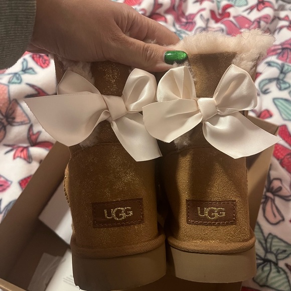 Ugg Bailey Bow Boots - Picture 5 of 6